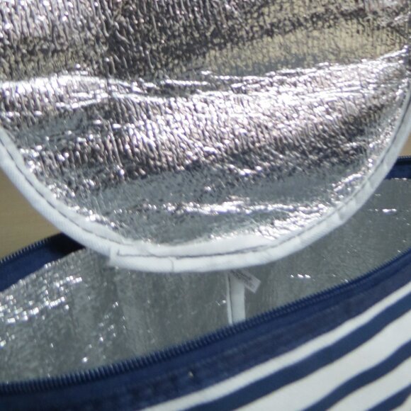 New "Y" Round Insulated Carry Cooler Tote YALE UNIVERSITY Blue & White stripe - Picture 4 of 7